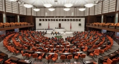 Meclis’te Sosyal Medya ve Doğum İzni Düzenlemeleri Kabul Edildi