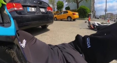 Motosiklet otomobile çarptı