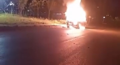 Nilüfer’de Park Halindeki Otomobil Gece Saatlerinde Alev Aldı