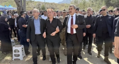 Öğrencilerini Korumak İçin Hayatını Kaybeden Öğretmen Ayla Kara Toprağa Verildi