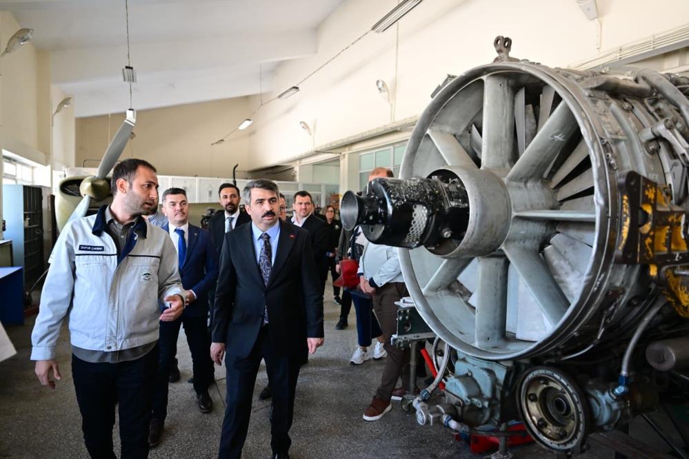 Oktay Yılmaz Gençlerle Buluştu: Yıldırım’da Gençlik Projeleri Anlatıldı