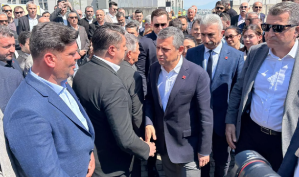 Özgür Özel Bursa’da: Mustafa Bozbey Ziyareti İçin H Tipi Cezaevi’ne Gitti