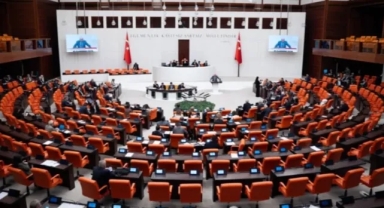 TBMM’de Yoğun Gündem: Doğum İzni ve Sosyal Medya Düzenlemesi Görüşülüyor