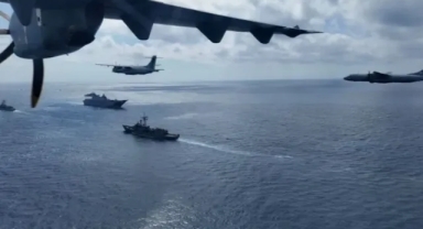  Türk donanması deryada şov yaptı