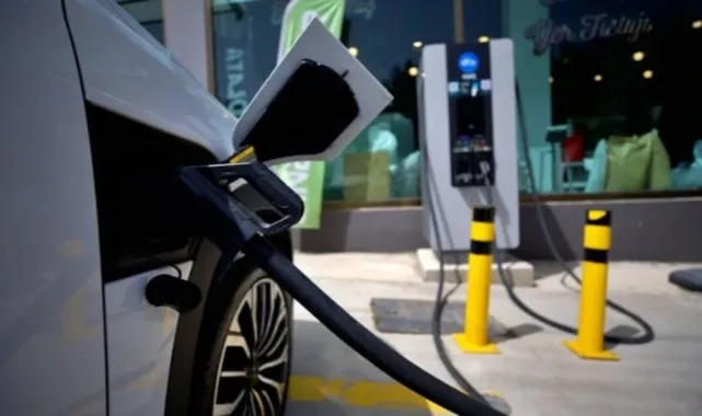 Türkiye'de İlk Çeyrek Otomobil Satışlarında Elektrikli ve Hibrit Artışı