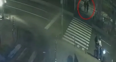 Yaya geçidinden geçmeye çalışan genç kıza otomobil çarptı