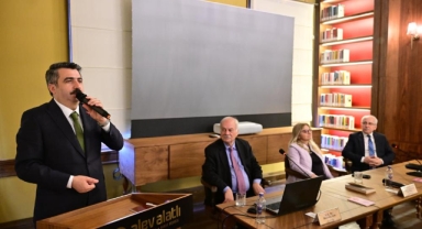 Yıldırım’da “Dünya Altüst Olurken Balkanlar” Paneli Düzenlendi