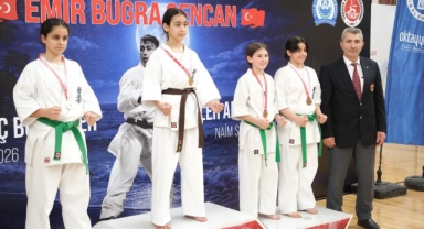 Yıldırımlı karatecilerden madalya yağmuru