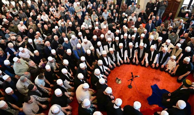 Emirsultan'da Erguvan Bayramı coşkusu