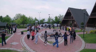 İnegöl'de gençlerin bilim kampı başladı