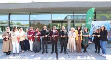 İnesmek yağlı boya kursiyerlerinin eserleri görücüye çıktı