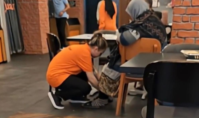 Köfteci Yusuf Çalışanından Örnek Davranış: Yaşlı Kadına Yardım Gönülleri Isıttı