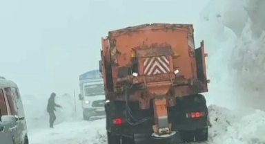 Palandöken Geçidi’nde Mayıs Ayında Kar ve Tipi: Ulaşım Felç Oldu