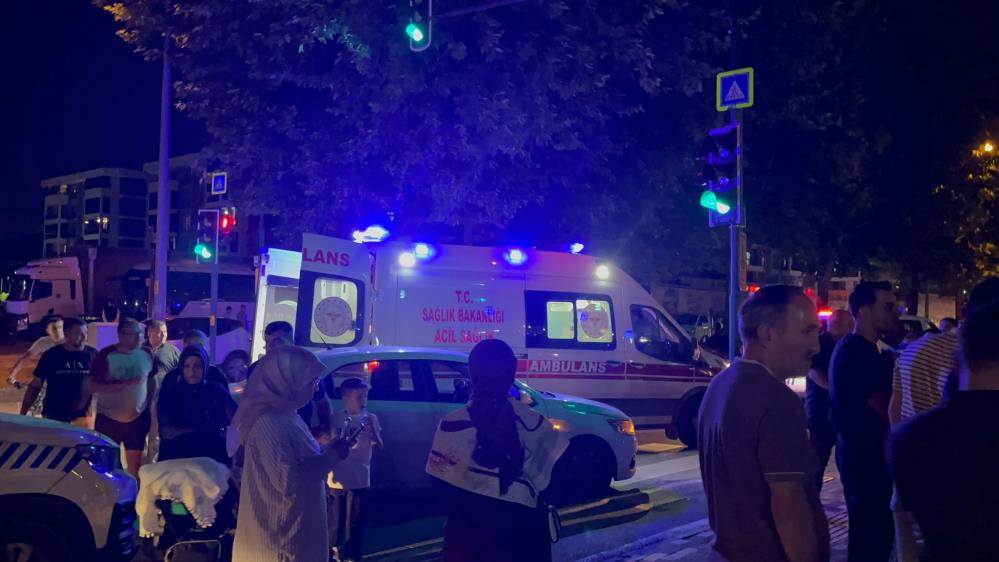 Aile Kavgası Kanlı Bitti: Bıçakların Çekildiği Kavgada 1’i Ağır 3 Yaralı 