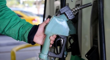 Benzine büyük indirim beklentisi: Fiyatlarda 4 liralık düşüş öngörülüyor 