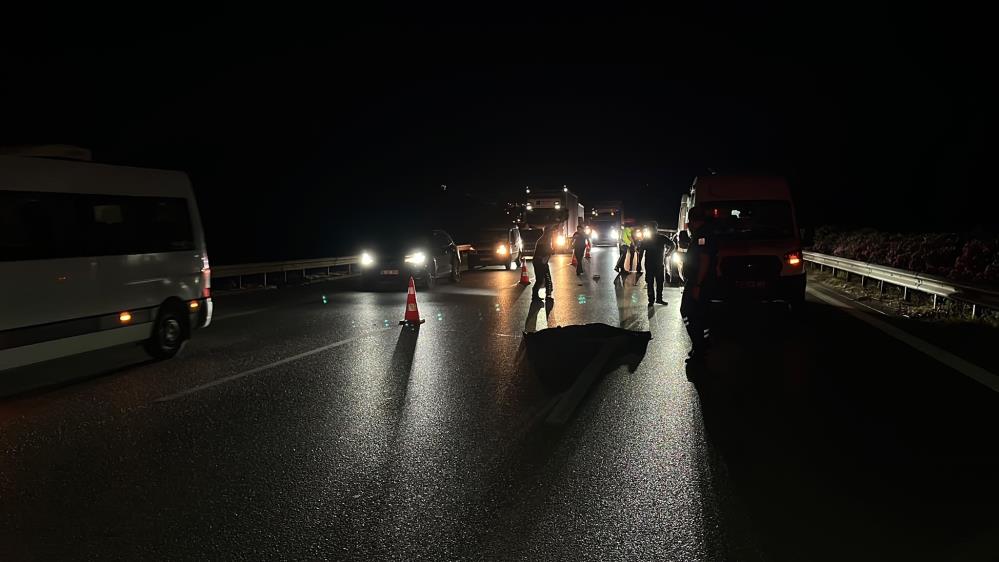 Bursa Çevre Yolu’nda feci kaza: Otobanda karşıya geçmek isteyen şahıs hayatını kaybetti