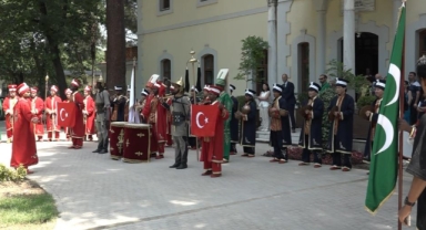 Bursa’da 25 Ülkeden Öğrenciler Mehter Geleneğinde Buluştu 