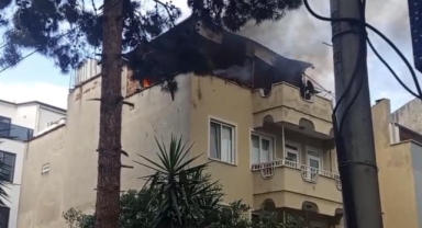 Bursa’da Çatı Yangını Paniği: Evin Çatısı Alevlere Teslim Oldu 
