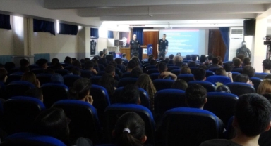 Bursa’da Deniz Polisi Öğrencilere Boğulma Tehlikesine Karşı Eğitim Verdi 