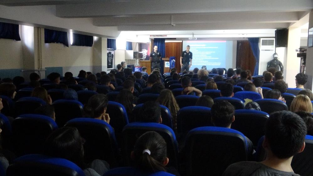 Bursa’da Deniz Polisi Öğrencilere Boğulma Tehlikesine Karşı Eğitim Verdi 