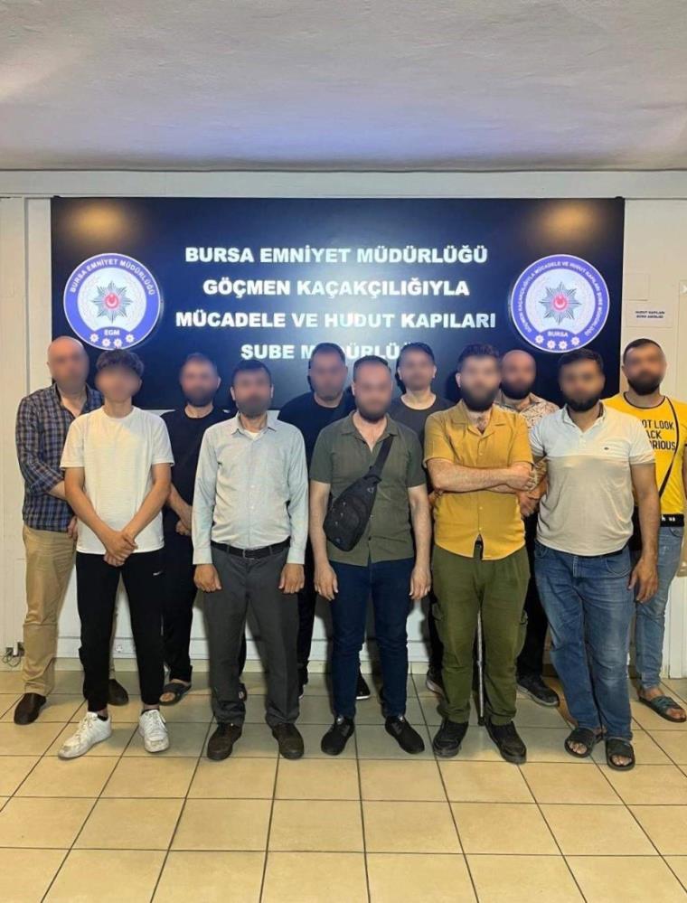 Bursa’da Düzensiz Göç Denetimi: 3 Bin Kişi Sorgulandı, 6 Kaçak Göçmen Tespit Edildi