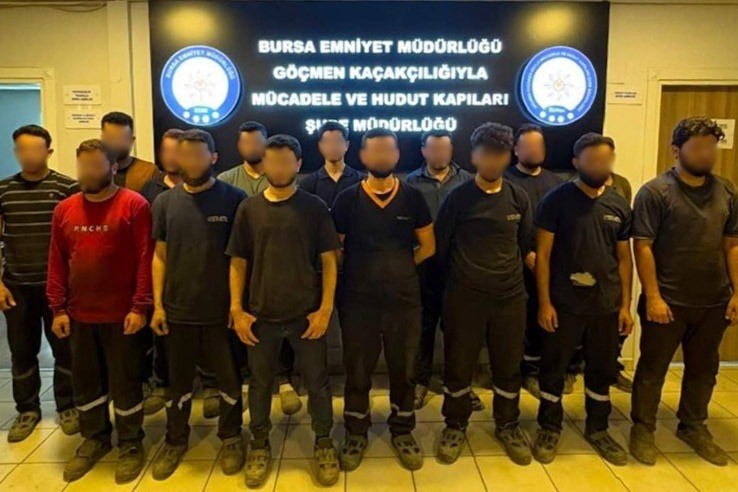 Bursa’da Kaçak Göçmen Operasyonu: 19 Yabancı Uyruklu Şahıs Tespit Edildi