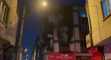Bursa’da Korkutan Yangın: Anne, Baba ve 3 Çocuk Dumandan Etkilendi 