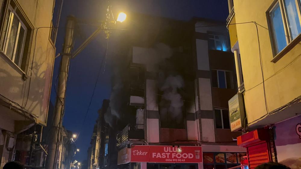 Bursa’da Korkutan Yangın: Anne, Baba ve 3 Çocuk Dumandan Etkilendi