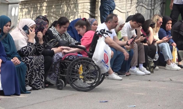 Bursa’da LGS Heyecanı Başladı: Binlerce Öğrenci Hayalindeki Lise İçin Ter Döktü