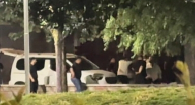 Bursa’da parkta darp dehşeti: Otomobille gelen şahıslar bir kişiye saldırdı