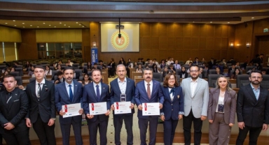 Bursa’da Parlamenter Meclis Simülasyonu: 180 lise öğrencisi meclis deneyimi yaşıyor