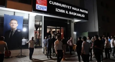 CHP İzm ir’de Koltuk Krizi: İl Başkanlığı Binasında Arbede Yaşandı