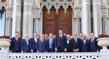Çırağan Sarayı’nda D-8 Zirvesi: Abdullah Gül ve Liderler Aynı Karede 