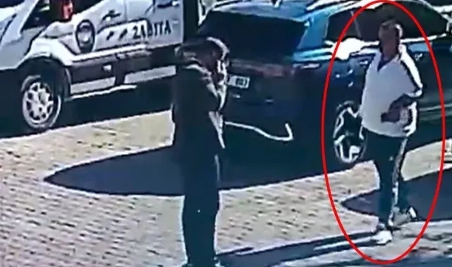 Dinar Belediyesi Önünde Kesici Aletli Şüpheli Alarmı: Başkanın Aracının Yanında Bekledi