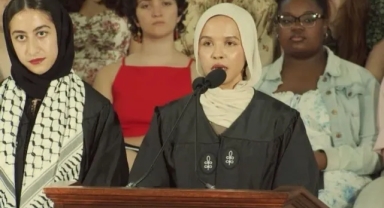 Harvard Mezuniyet Töreninde Kur’an Tilaveti Dikkat Çekti: “Oku!” Mesajı Salonda Yankılandı