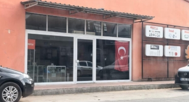İnegöl’de Gece Yarısı Silahlı Saldırı: İşyerine Kurşun Yağdırdılar 