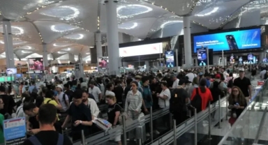Karne Sonrası İstanbul Havalimanı’nda Tatil Yoğunluğu: Aileler Yola Çıktı 