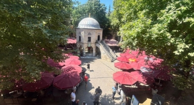 Kozahan’da restorasyon belirsizliği: masa-sandalye kaldırıldı, süreç ertelendi, tartışma büyüdü 