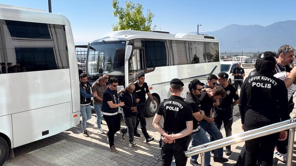 Orhangazi’de Hava Destekli Uyuşturucu Operasyonu: 23 Şüpheli Adliyeye Sevk Edildi 
