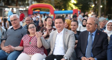 Osmangazi’de Yaz Mahalle Şenlikleri Coşkusu: İstiklal Mahallesi Festival Alanına Döndü 