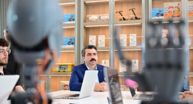 Yıldırım Belediyesi Yapay Zeka ve Teknoloji Merkezi Gençlere Kapılarını Açtı