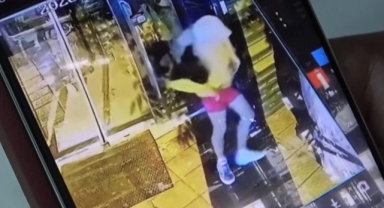 Züccaciye Dükkanına Dadanan Hırsız Kadın Kılığına Girerek Kameradan Kaçmaya Çalıştı