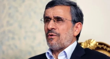 Ahmedinejad Uzun Süre Sonra Görüntülendi: Tahran’daki Cenaze Törenine Katıldı 