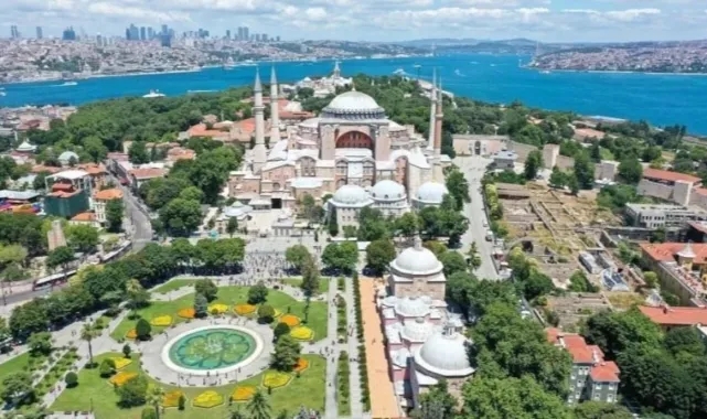Ayasofya'da İlk Cuma Namazının Üzerinden 6 Yıl Geçti
