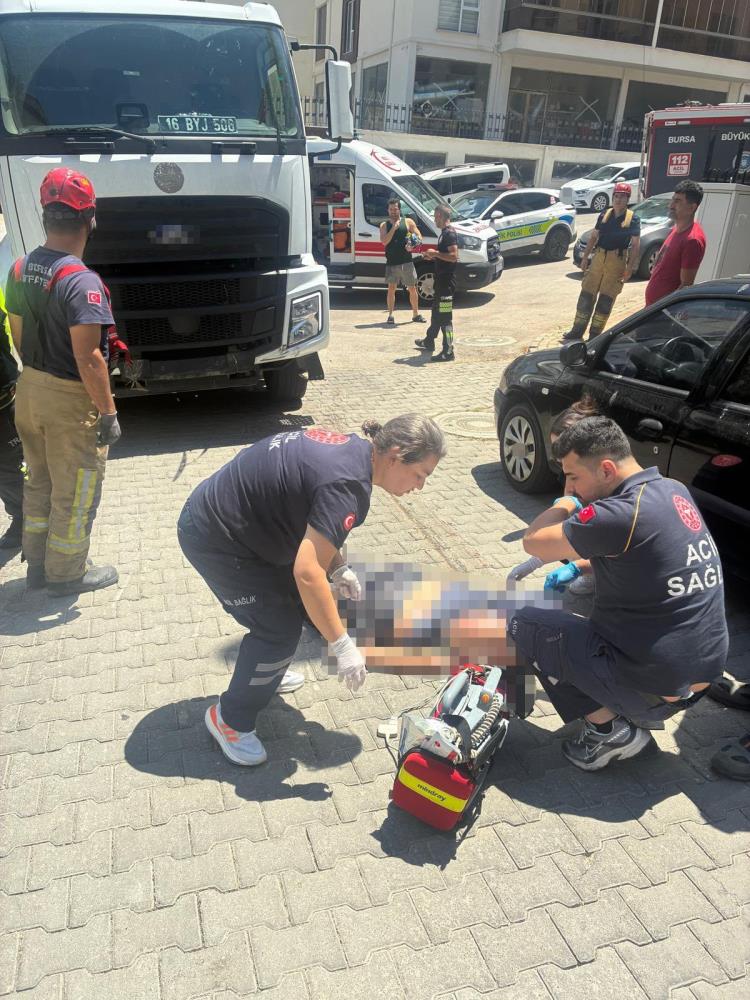 Bursa'da Çöp Kamyonunun Çarptığı Yaşlı Adam Hayatını Kaybetti