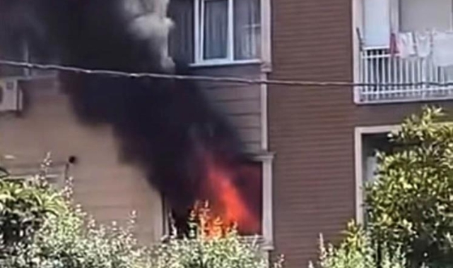 Bursa’da ev yangını paniği! Alevler kısa sürede binayı sardı