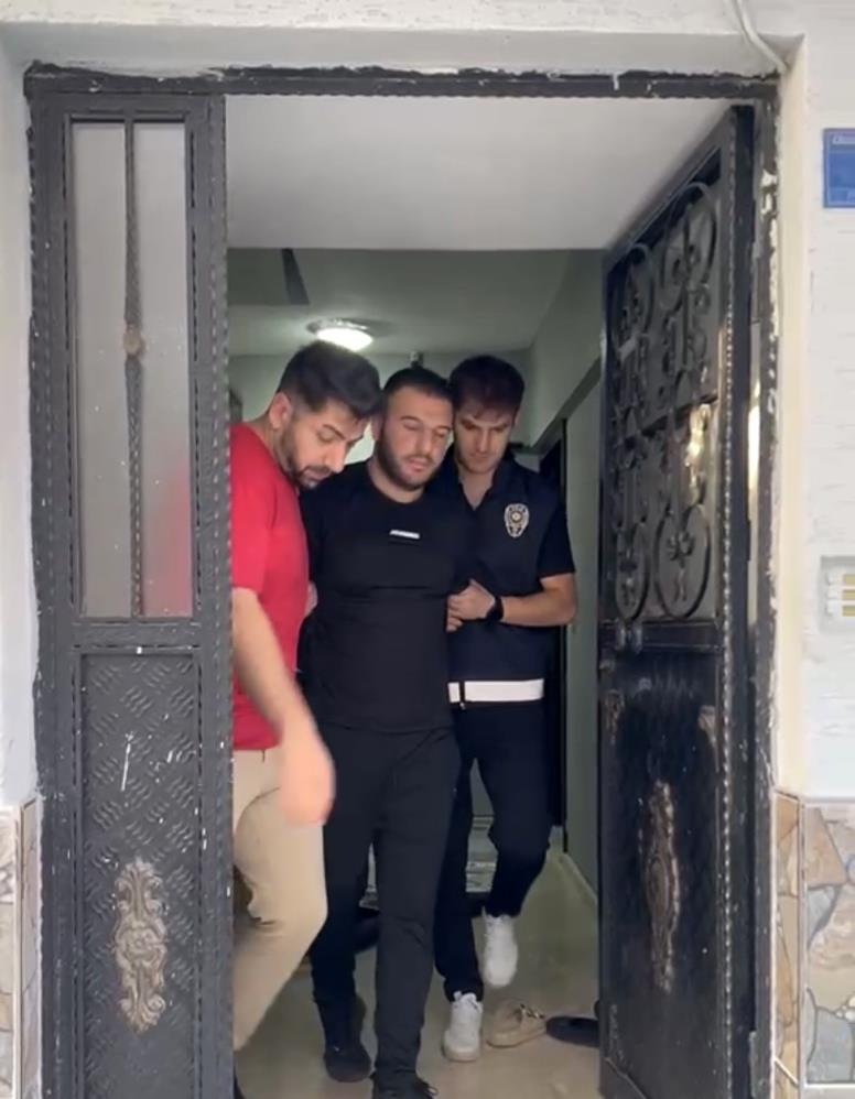 Bursa’da Firari Hükümlülere Operasyon: Toplam 50 Yıl Hapis Cezası Bulunan 3 Kişi Yakalandı