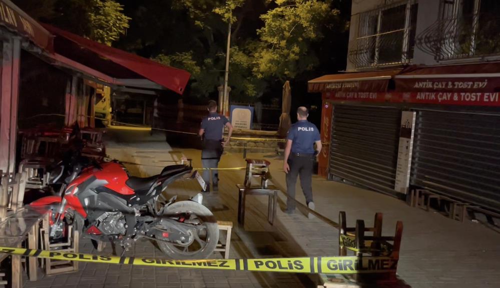 Bursa'da Gece Yarısı Silahlı Saldırı! Eve Kurşun Yağdırdılar 