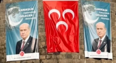 Diyarbakır’da Tarihi Surda Bahçeli Posteri: Dağkapı Burcu’nda Kardeşlik Mesajı
