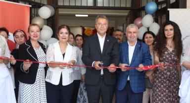 OSMANGAZİ’DE KADIN EMEĞİ SERGİLENDİ: OSMEK KURSİYERLERİNDEN YIL SONU GÖSTERİSİ 